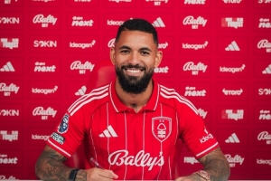 都体：道格拉斯-路易斯在本轮英超受伤，触发买断条款的难度增大